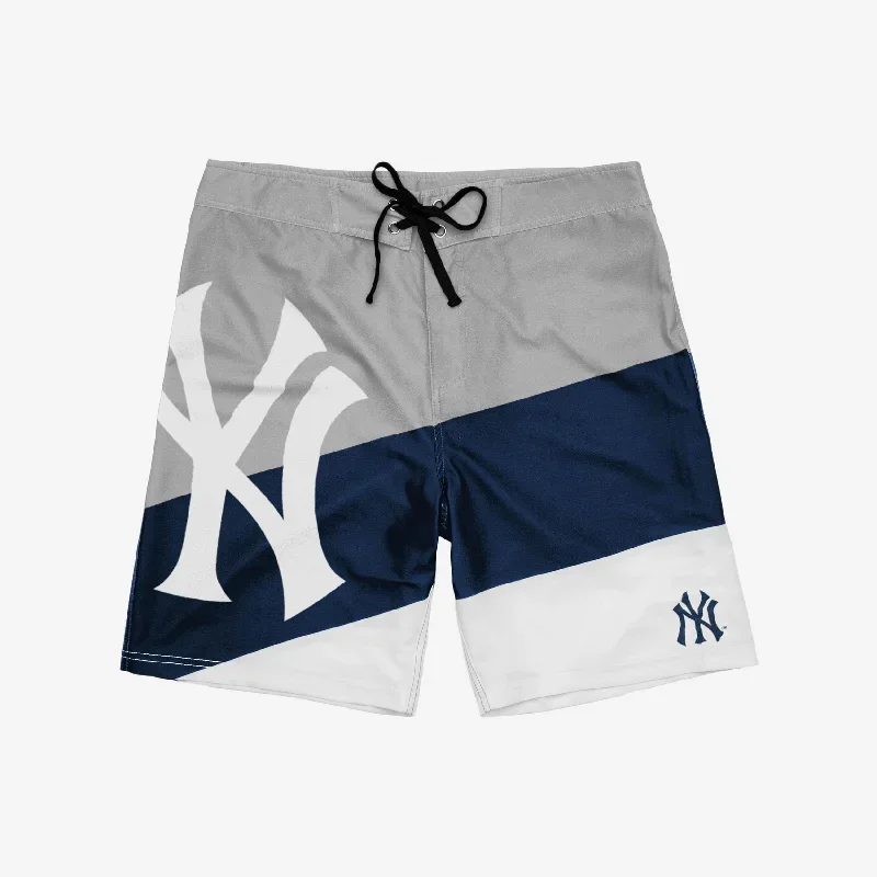 new-york-yankees-color-dive-boardshorts